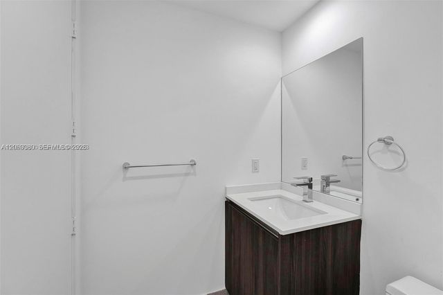 488 NE 18th St 3900, Miami, FL 33132
