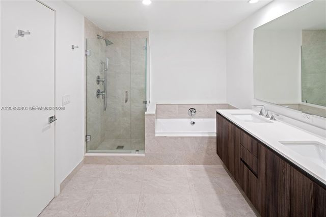 488 NE 18th St 3900, Miami, FL 33132