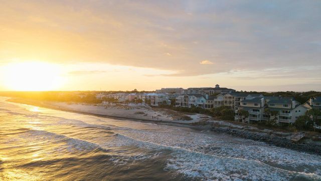 58 Grand Pavilion Boulevard, Isle Of Palms, SC 29451