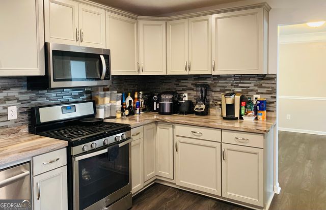 6632 Chason Woods Court, Jonesboro, GA 30238