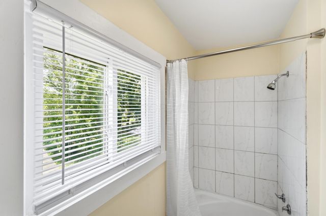 2015 Clifton Avenue, Springfield, OH 45505