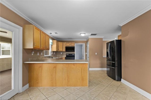 1504 Edgewood Drive, Yadkinville, NC 27055