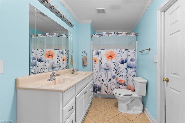 1504 Edgewood Drive, Yadkinville, NC 27055