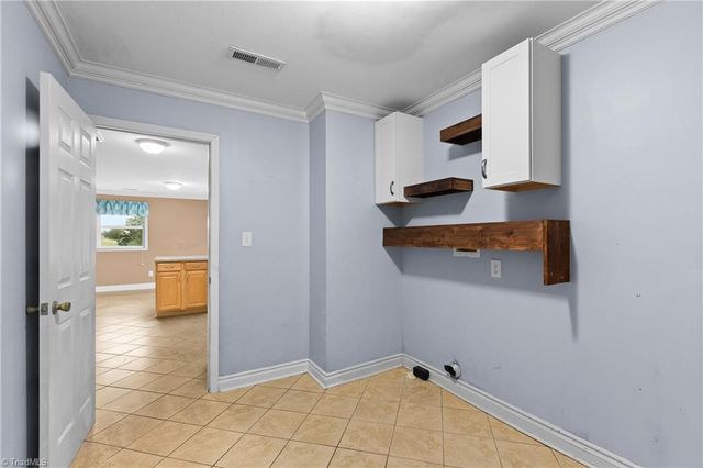 1504 Edgewood Drive, Yadkinville, NC 27055