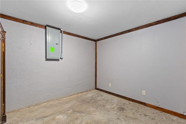 1504 Edgewood Drive, Yadkinville, NC 27055