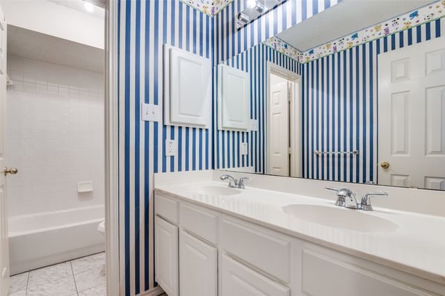 4562 Normandy Way, Grand Prairie, TX 75052