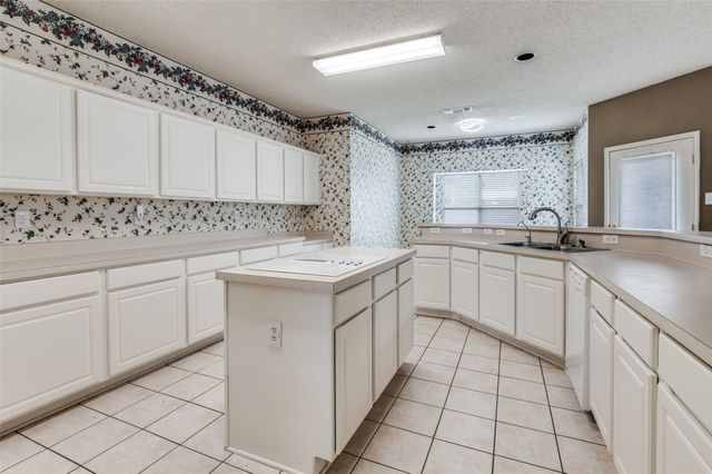 4562 Normandy Way, Grand Prairie, TX 75052