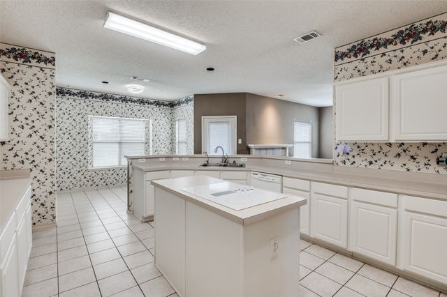 4562 Normandy Way, Grand Prairie, TX 75052