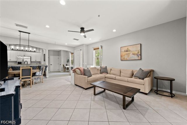 3231 Cottonwood BEND 301, Fort Myers, FL 33905