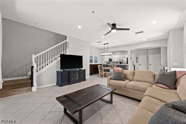 3231 Cottonwood BEND 301, Fort Myers, FL 33905