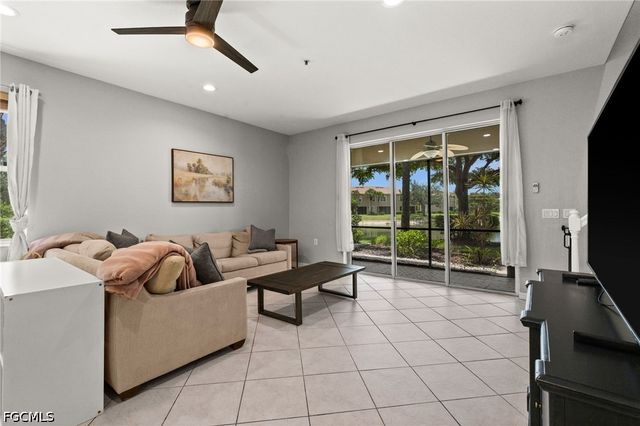 3231 Cottonwood BEND 301, Fort Myers, FL 33905
