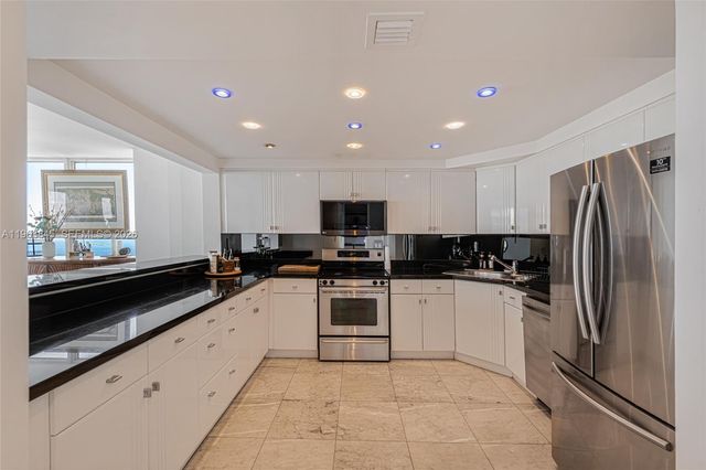 600 NE 36th St PH1, Miami, FL 33137