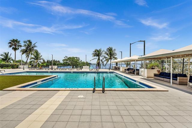 600 NE 36th St PH1, Miami, FL 33137