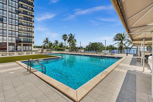 600 NE 36th St PH1, Miami, FL 33137