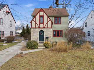 1002 S Cassingham Road, Columbus, OH 43209