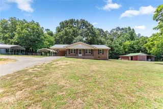 6018 Hwy 52, Gillsville, GA 30543