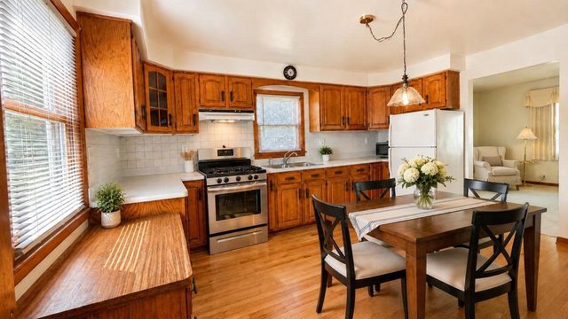 403 DAKOTA STREET, Oshkosh, WI 54902