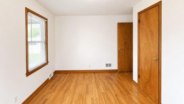 403 DAKOTA STREET, Oshkosh, WI 54902