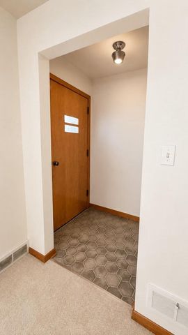 403 DAKOTA STREET, Oshkosh, WI 54902