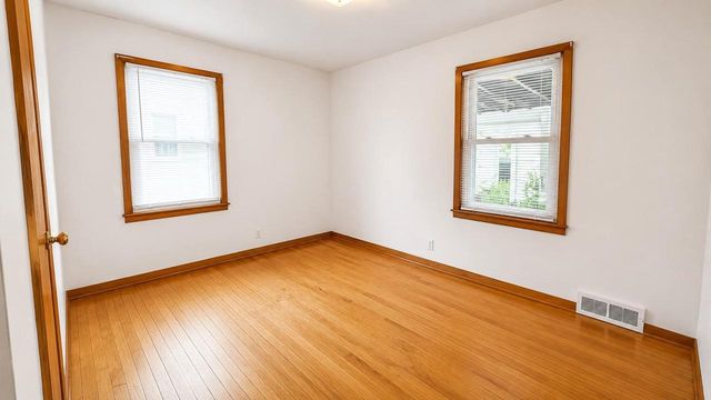 403 DAKOTA STREET, Oshkosh, WI 54902