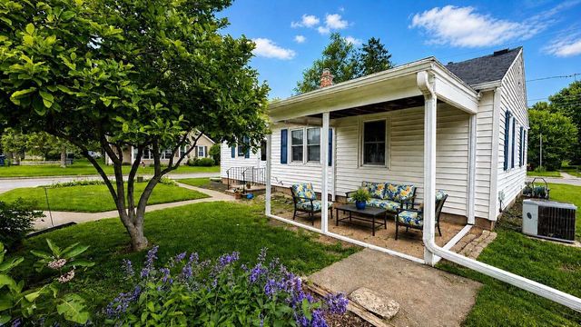 403 DAKOTA STREET, Oshkosh, WI 54902
