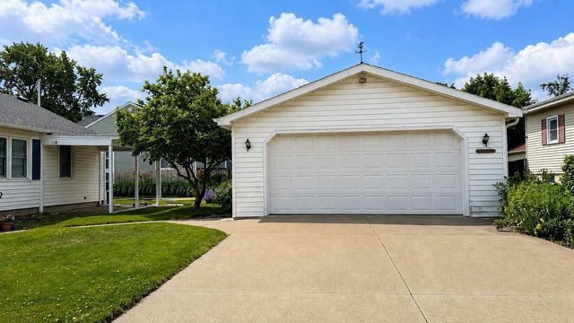 403 DAKOTA STREET, Oshkosh, WI 54902