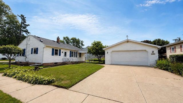 403 DAKOTA STREET, Oshkosh, WI 54902