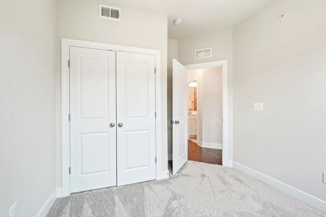 114 DICKENSON DR, Gaithersburg, MD 20878