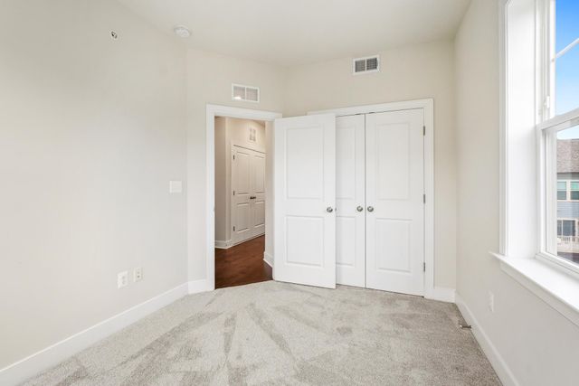 114 DICKENSON DR, Gaithersburg, MD 20878
