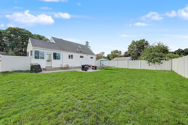 26 Westside Ave, North Attleboro, MA 02760