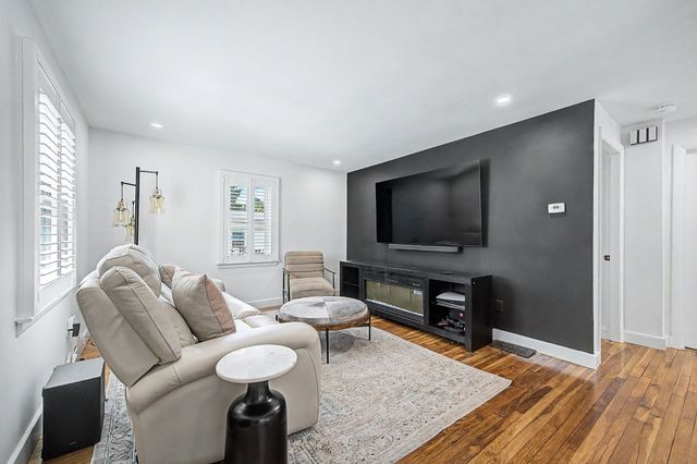 26 Westside Ave, North Attleboro, MA 02760