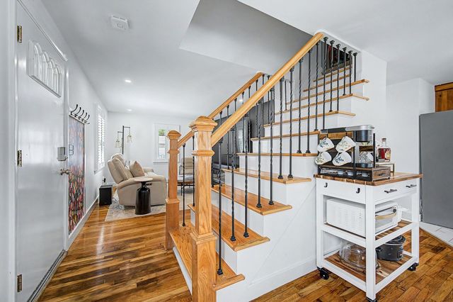 26 Westside Ave, North Attleboro, MA 02760
