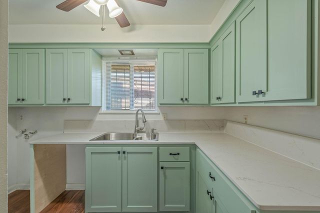 11050 Vailview Drive, Houston, TX 77016