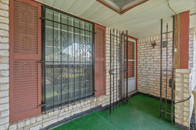 11050 Vailview Drive, Houston, TX 77016