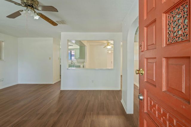 11050 Vailview Drive, Houston, TX 77016