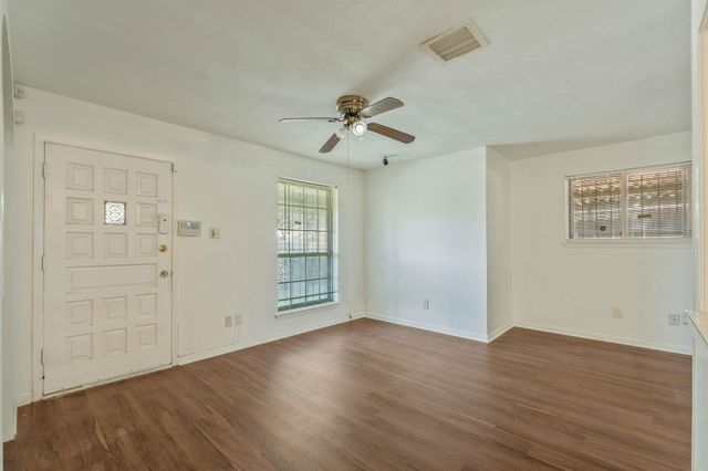 11050 Vailview Drive, Houston, TX 77016