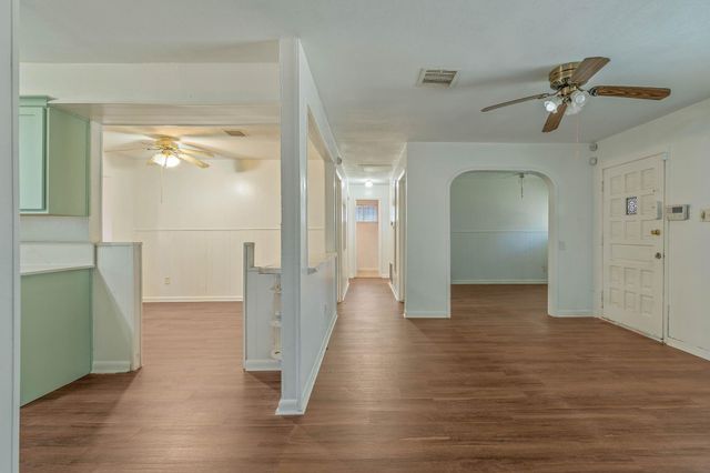 11050 Vailview Drive, Houston, TX 77016