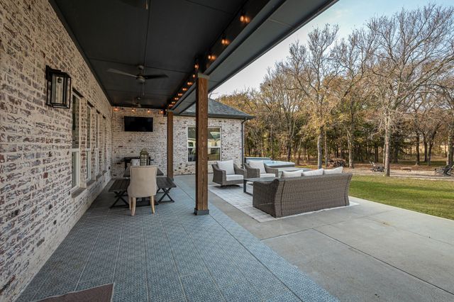 6641 Blackjack Oaks Road, Aubrey, TX 76227