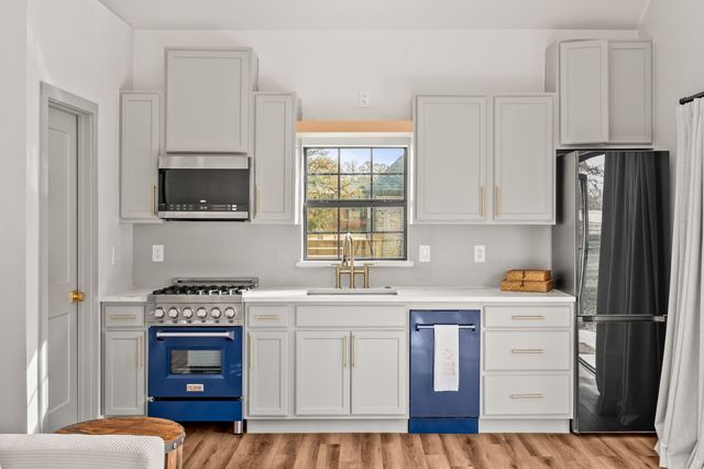 6641 Blackjack Oaks Road, Aubrey, TX 76227