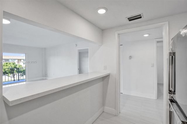 4164 Inverrary Dr 305, Lauderhill, FL 33319