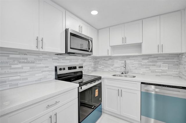 4164 Inverrary Dr 305, Lauderhill, FL 33319