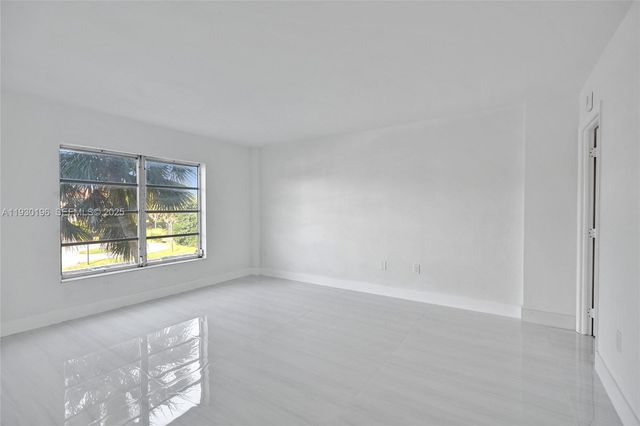 4164 Inverrary Dr 305, Lauderhill, FL 33319