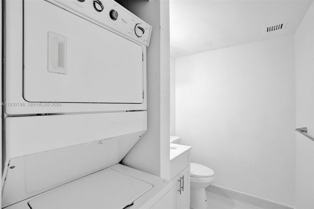 4164 Inverrary Dr 305, Lauderhill, FL 33319