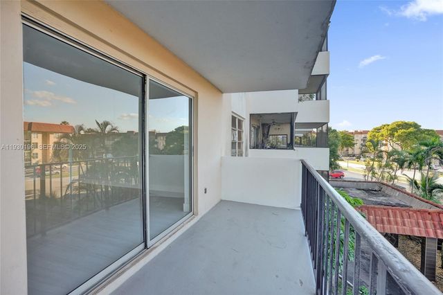 4164 Inverrary Dr 305, Lauderhill, FL 33319