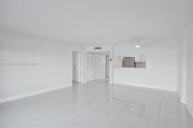 4164 Inverrary Dr 305, Lauderhill, FL 33319