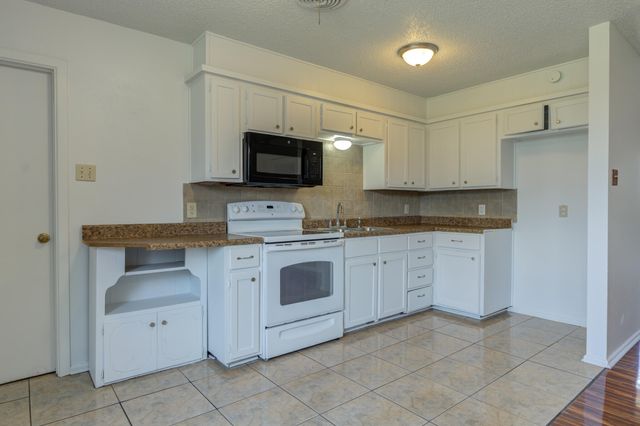 1313 Adrian Street, Lubbock, TX 79403