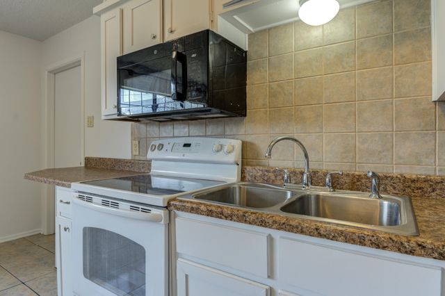 1313 Adrian Street, Lubbock, TX 79403