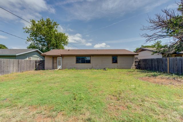 1313 Adrian Street, Lubbock, TX 79403