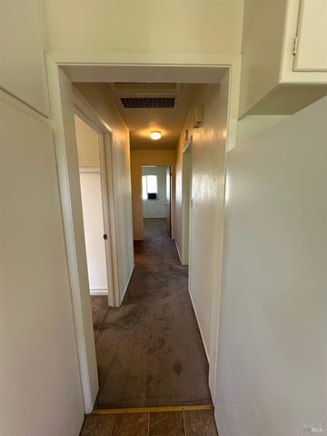 699 Mund Rd, St. Helena, CA 94574