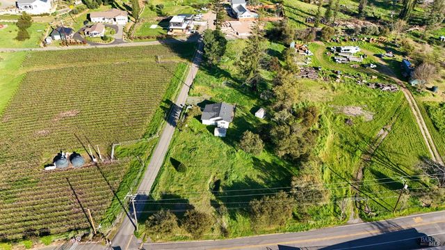 699 Mund Rd, St. Helena, CA 94574